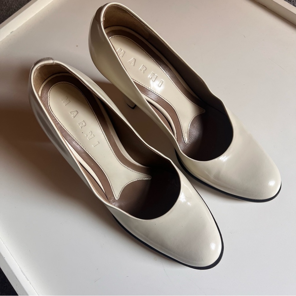 Marni Ivory Patent Leather Heels Pumps Chunky Retro